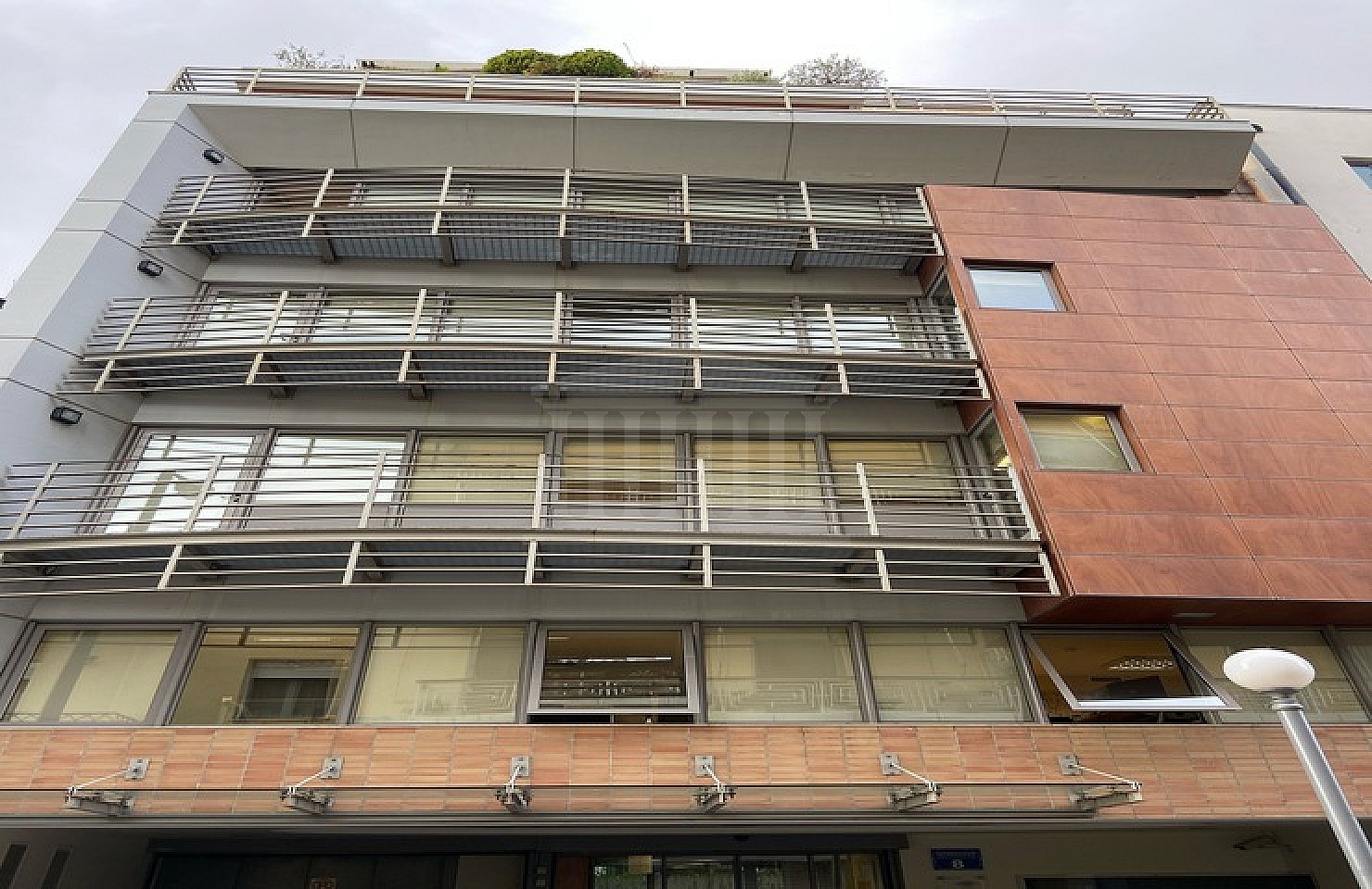 Commercial Building in Dafni