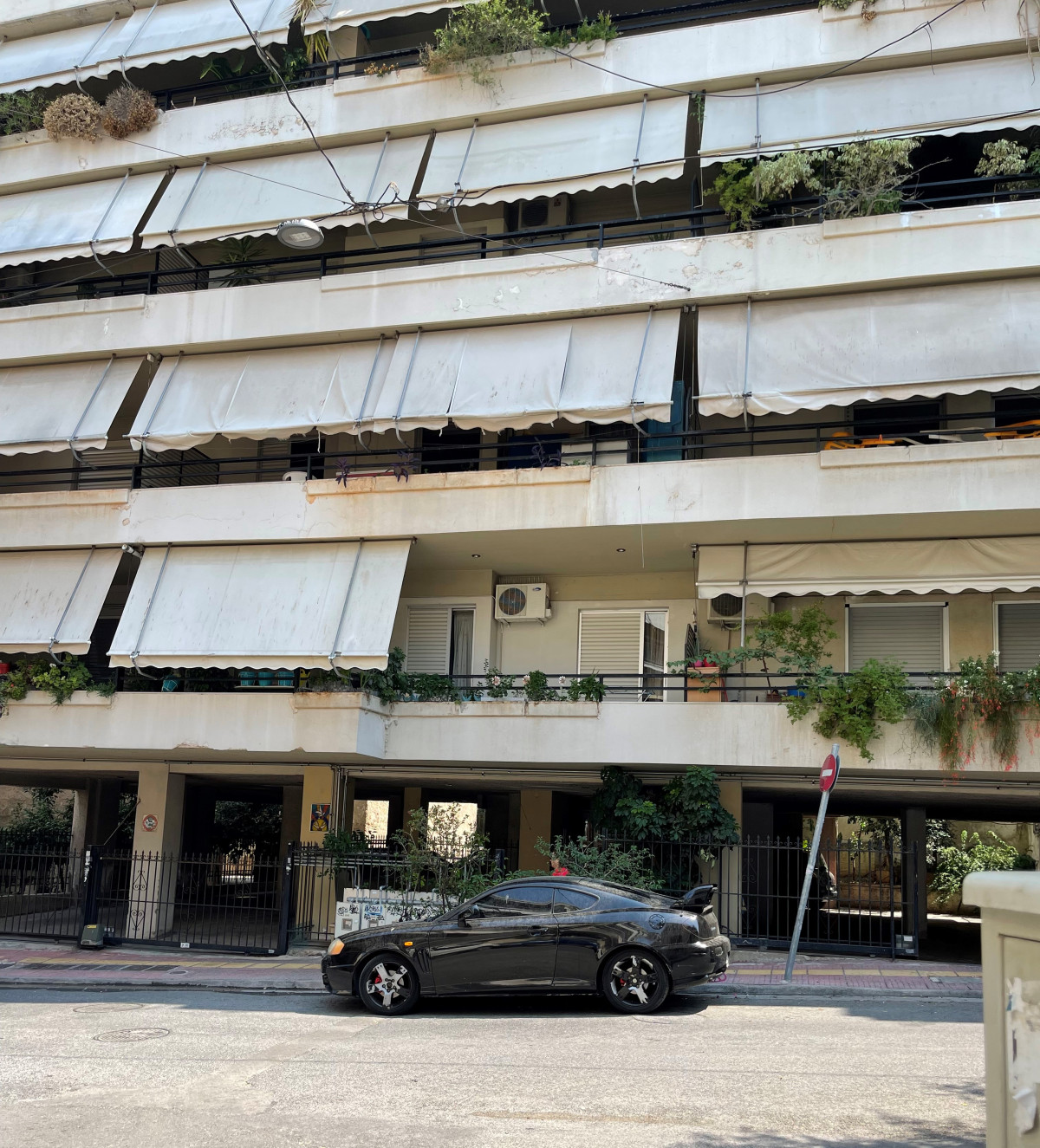Sixth Floor Apartment in Pagrati