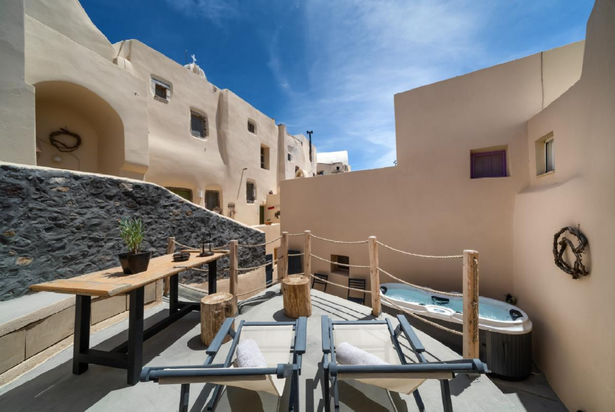 Luxury Cave Villa in Santorini