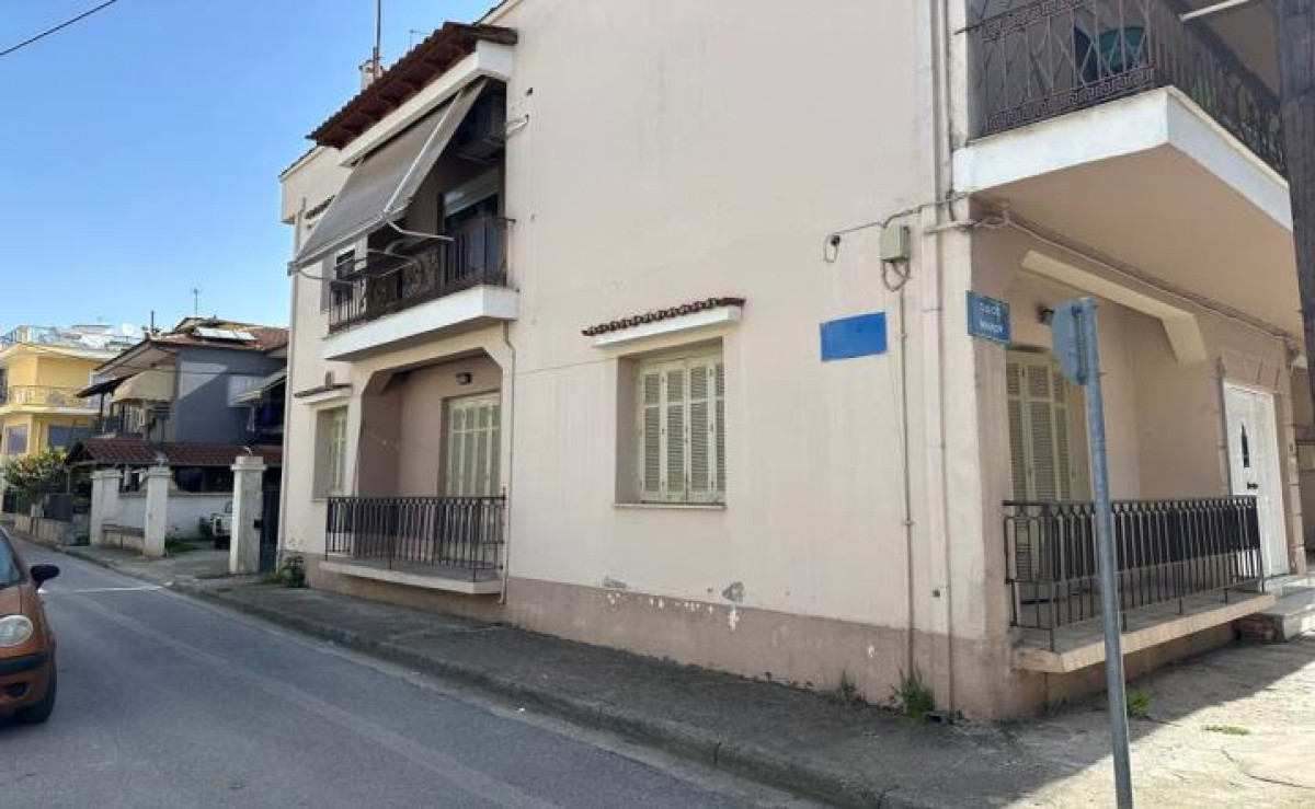 Ground Floor Apartment in Larissa
