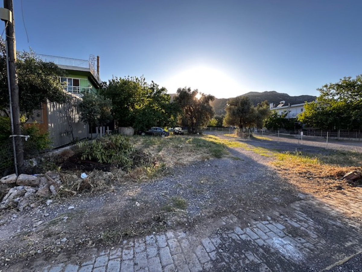 Land plot in Nea Makri